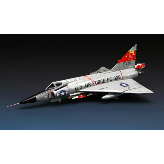 American fighter-interceptor F-102A (Case X) 1/72 MENG 003