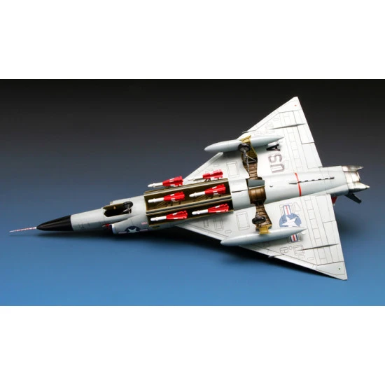 American fighter-interceptor F-102A (Case X) 1/72 MENG 003