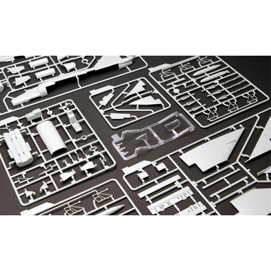 American fighter-interceptor F-102A (Case X) 1/72 MENG 003