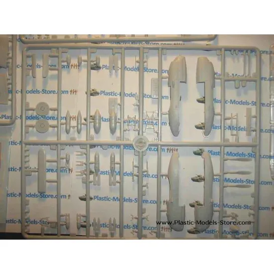 Pe-2 Petlyakov soviet dive bomber early version WWII 1/72 UM 101