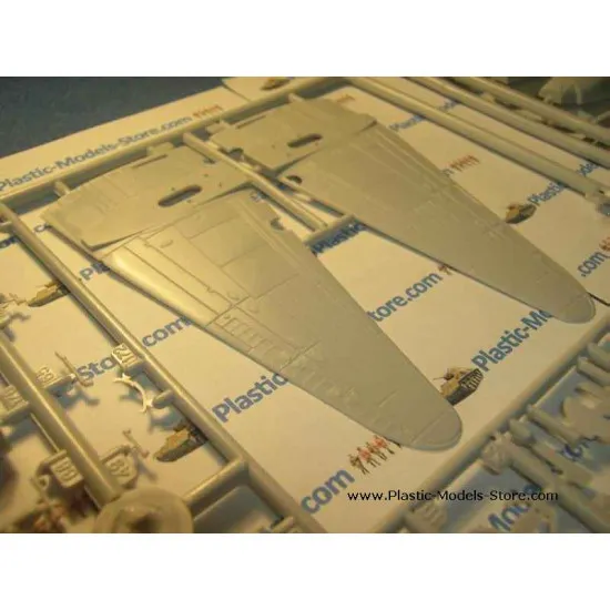 Pe-2 Petlyakov Finland Air Force bomber WWII 1/72 UM 102