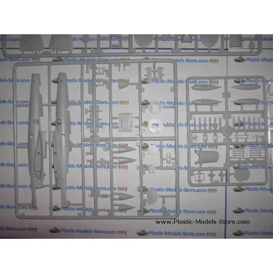 Pe-2 Petlyakov bomber Series 87 WWII 1/72 UM 105