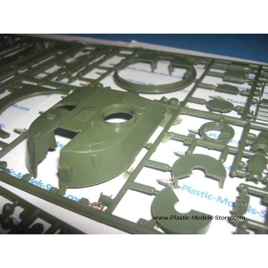 2S1 GVOZDIKA soviet Self-Propellered howitzer 1/35 SKIF 206