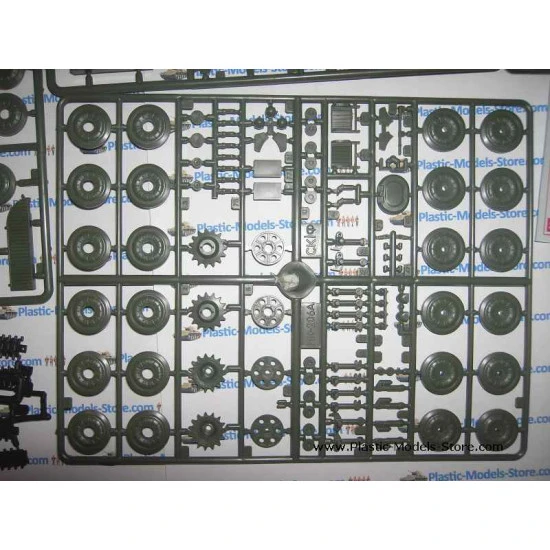 2S1 GVOZDIKA soviet Self-Propellered howitzer 1/35 SKIF 206