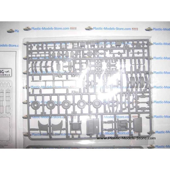 Bedford QLT 3-ton British Troops Vehicle 1/72 IBG Models 72003