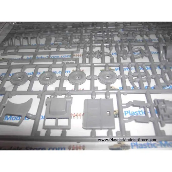 Bedford QLB British bofors gun tractor 1/72 IBG Models 72004