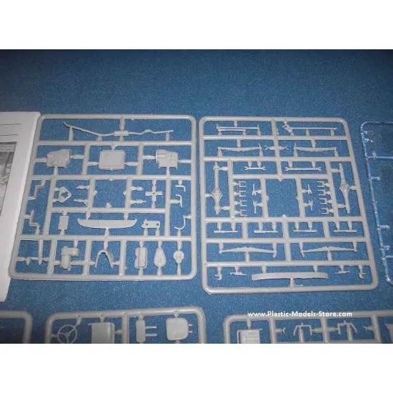 UAZ-469 SFOR/KFOR Soviet army car 1/35 Military Wheels 3507