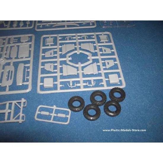 UAZ-469 SFOR/KFOR Soviet army car 1/35 Military Wheels 3507