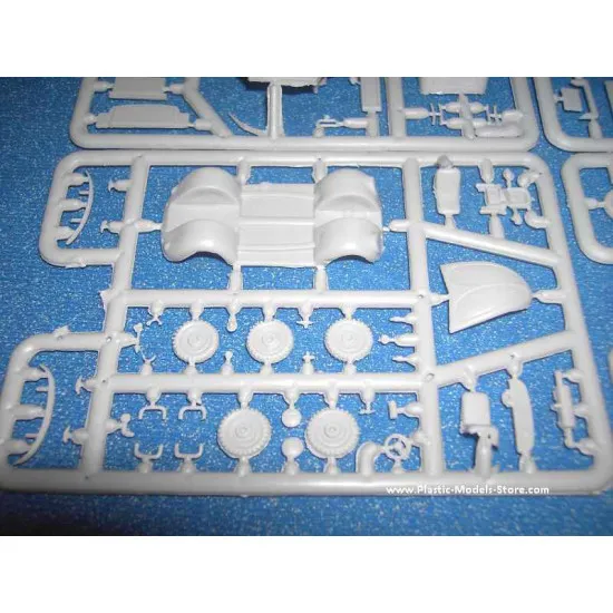 Volkswagen German Beetle car type 93 1/72 Military Wheels 7203