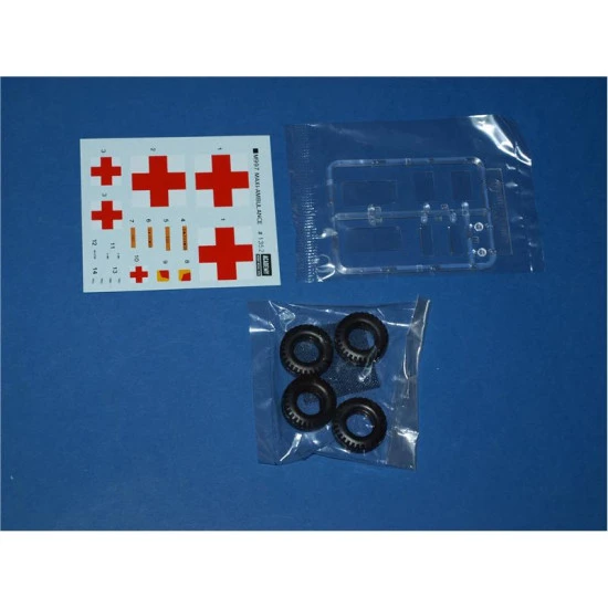 M977 Maxi-Ambulance Scale Model 1/35 academy 1352