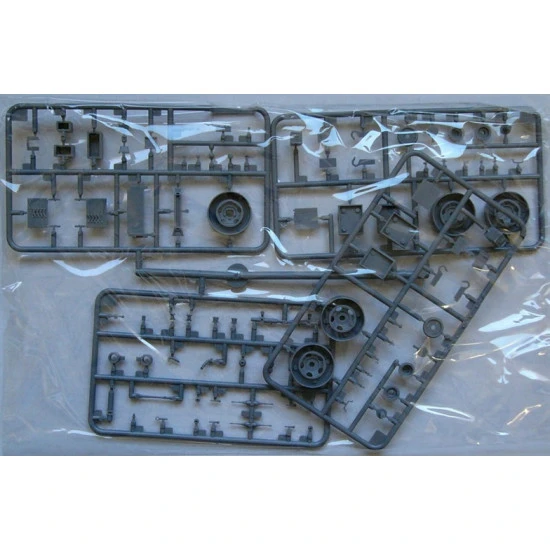 Marmon-Herrington (e) Panzerspahwagen 1/35 IBG MODELS 35024