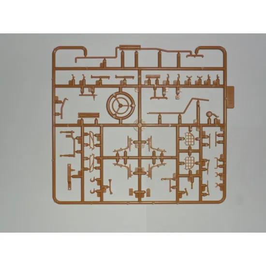 ZiL-131, Soviet Truck with Soviet Motorized Rifles 1/35 ICM 35516