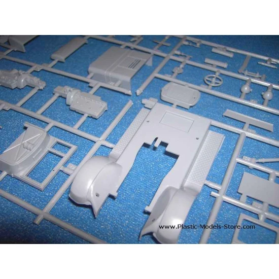 ZiS-5 Soviet truck WWII 1/35 Ark Models 35002 ZiS-5 Soviet truck WWII 1/35 Ark Models 35002