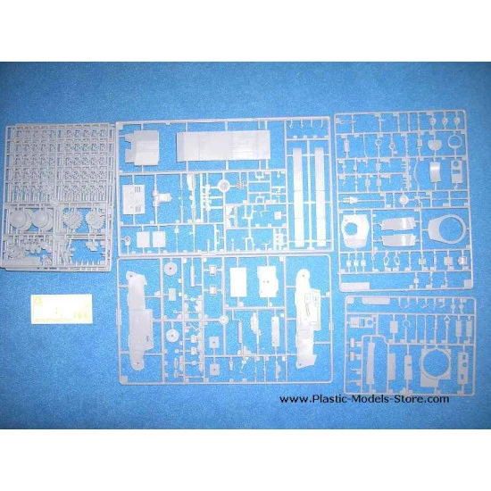 Pz.Kpfw 38(t) Ausf.G Prague German light tank LT-38 WWII 1/35 Ark Models 35003