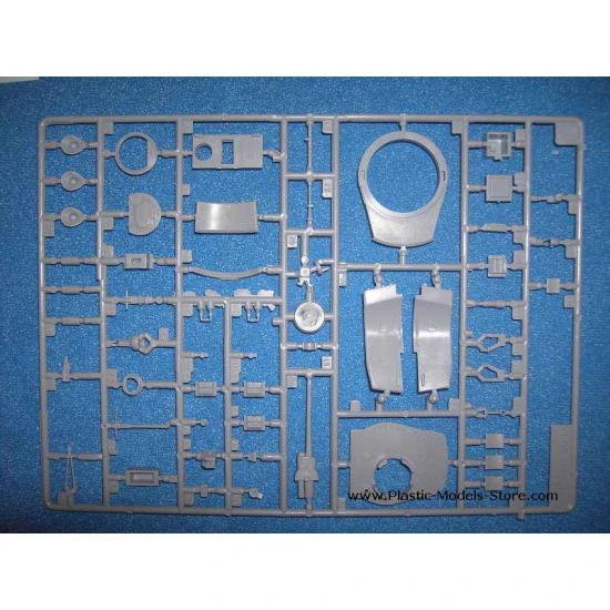 Pz.Kpfw 38(t) Ausf.G Prague German light tank LT-38 WWII 1/35 Ark Models 35003