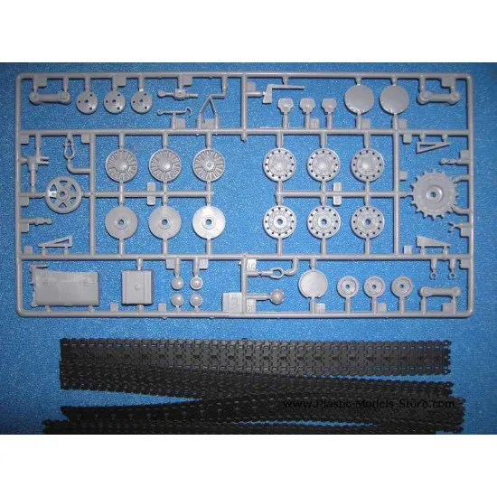 KV-1 (mod. 1941) Russian heavy tank WWII 1/35 Ark Models 35020
