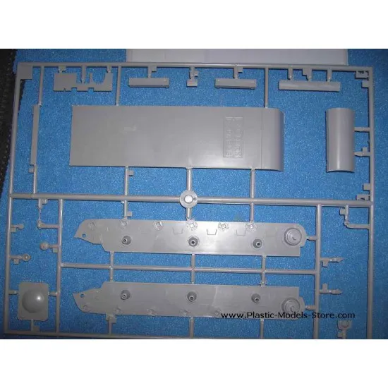 KV-9 Soviet heavy tank WWII 1/35 Ark Models 35021 KV-9 Soviet heavy tank WWII 1/35 Ark Models 35021
