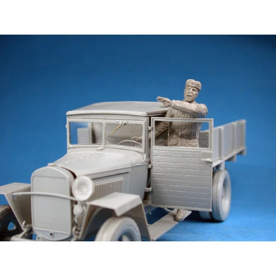 Miniart 35144 1/35 Red army drivers 5 figures
