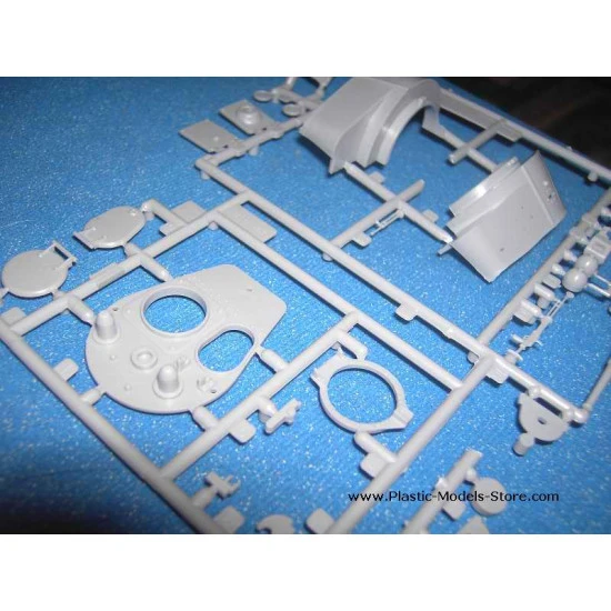 BT-7M Soviet artillery tank WWII 1/35 Ark Models 35027