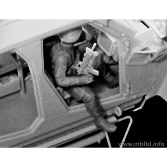 Man Down! US Modern Army Middle East Present day 1/35 Master Box 35170