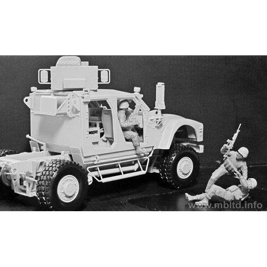 Man Down! US Modern Army Middle East Present day 1/35 Master Box 35170