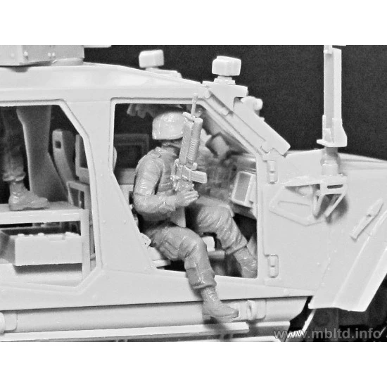 Man Down! US Modern Army Middle East Present day 1/35 Master Box 35170