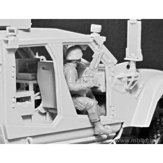 Man Down! US Modern Army Middle East Present day 1/35 Master Box 35170