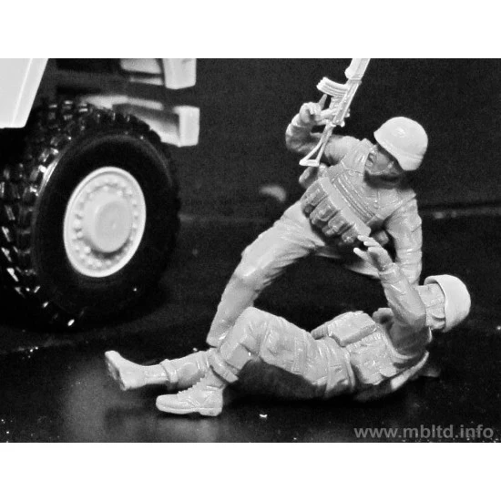 Man Down! US Modern Army Middle East Present day 1/35 Master Box 35170