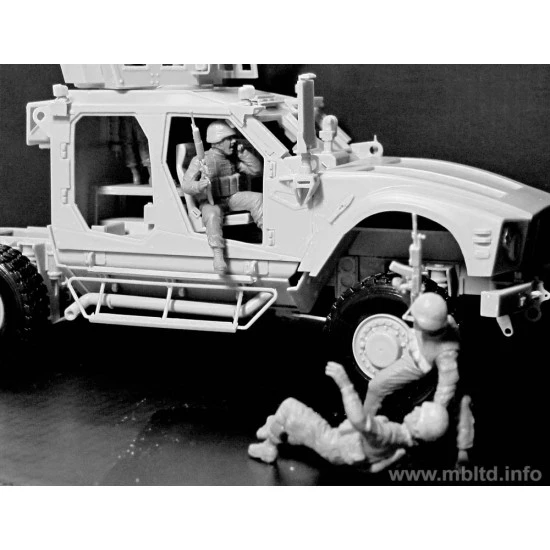 Man Down! US Modern Army Middle East Present day 1/35 Master Box 35170