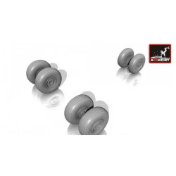 Antonov An-32 wheels, weighted 1/32 ARMORY AW72030