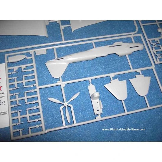 Ilyushin IL-2m Flying Tank Soviet fighter 1/72 TOKO 132
