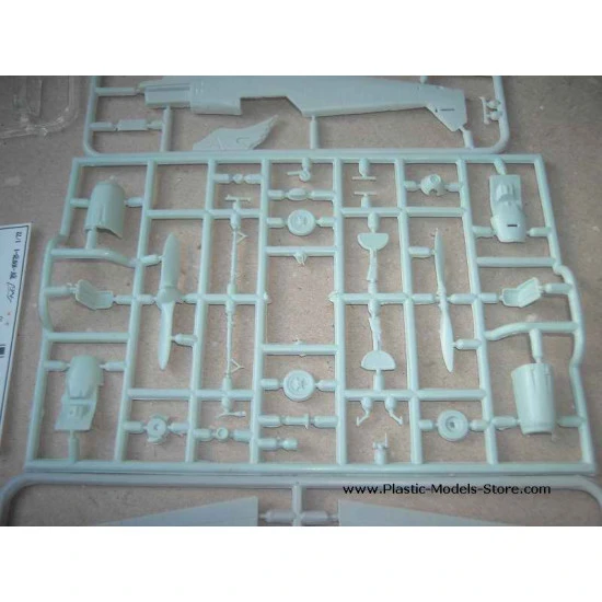 Messerschmitt Bf 109 B1 german fighter WWII 1/72 Avis 72009