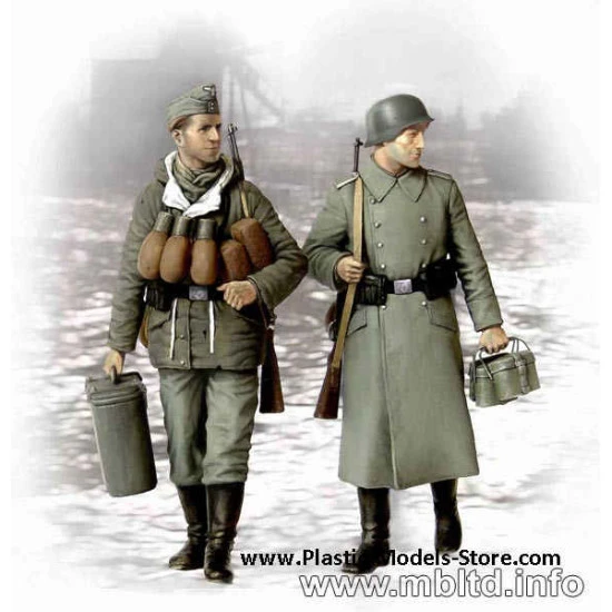 Supplies at last 2 fig 1/35 Master Box 3553