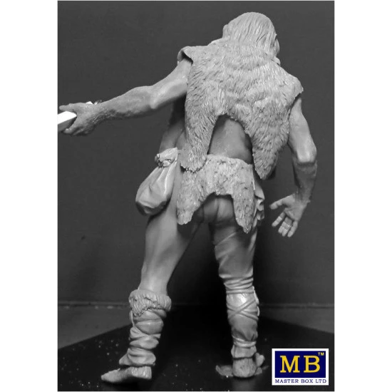 WORLD OF FANTASY GIANT BERGTROLL PLASTIC MODEL KIT 1/24 MASTER BOX 24014