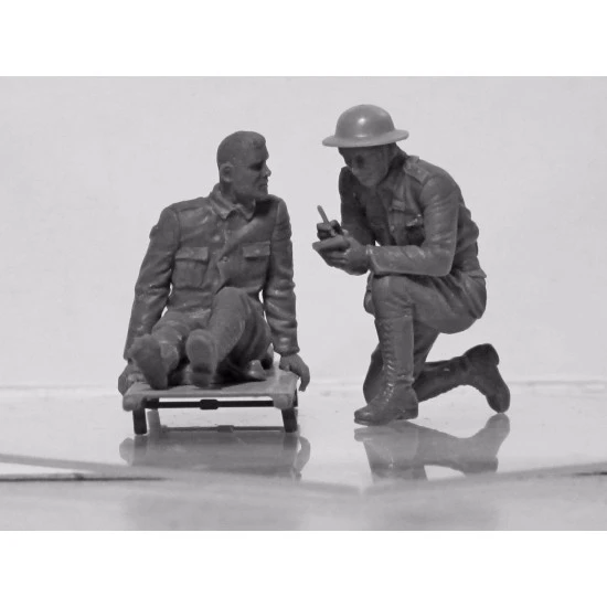 WWI US MEDICAL PERSONNEL 4 FIGURES AND MODEL STRETCHER 1/35 ICM 35694