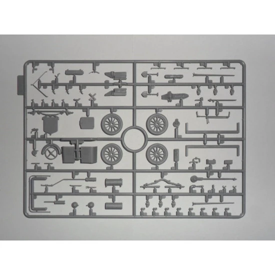 MODEL T 1917 AMBULANCE, WWI AMERICAN CAR 1/35 ICM 35661