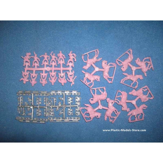 European Knights 12 figures + 12 horses 1/72 DDS figures 72005