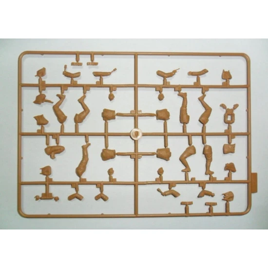 GERMAN INFANTRY IN GAS MASKS (1918) (4 FIGURES) 1/35 ICM 35695