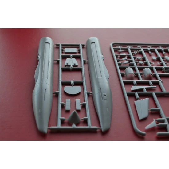 PLASTIC MODEL AIRPLANE KIT CRJ-200 1/144 BIG PLANES KITS 14402