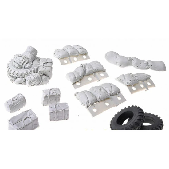 SANDBAGS FOR THE BTR-80 (15 SANDBAGS, PERSONAL EQUIPMENT OF BTR-80, BAGS AND SPARE WHEELS) 1/35 DAN MODELS 35304