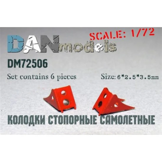 AIRCRAFT CHOCKS, SET 4 6 PCS 6*2,5*3,5 MM 1/72 DAN MODELS 72506