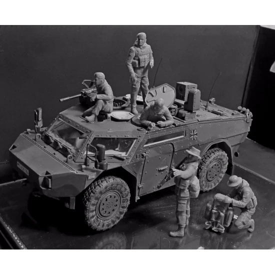 BUNDESWEHR GERMAN MILITARY MEN, PRESENT DAY 1/35 MASTER BOX 35195