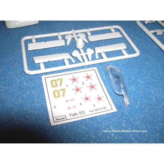 Yak-55 Soviet aerobatic aircraft 1/72 Amodel 72192