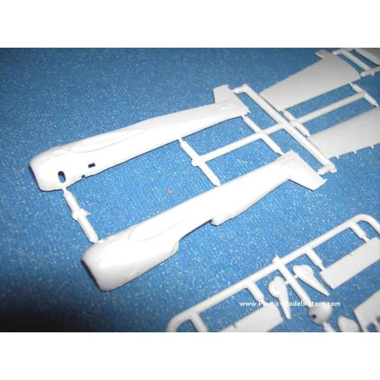 Yak-55 Soviet aerobatic aircraft 1/72 Amodel 72192