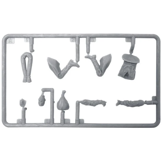 SOVIET SOLDIERS TAKING A BREAK 1/35 MINIART 35233