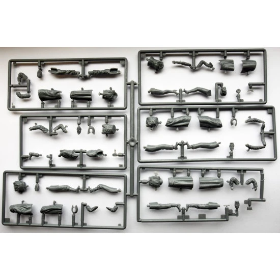 GERMAN SOLDIERS (WINTER 1941-42) 1/35 Miniart 35218