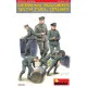 GERMAN SOLDIERS w/FUEL DRUMS. SPECIAL EDITION - PLASTIC MODEL KIT SCALE 1/35 MINIART 35256