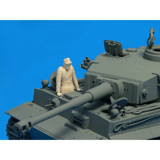 DEUTSCHE PANZERBESATZUNG (FRANKREICH 1944) SONDERAUSGABE - PLASTIC MODEL KIT SCALE 1/35 MINIART 35252