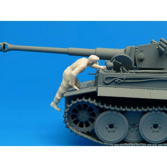 DEUTSCHE PANZERBESATZUNG (FRANKREICH 1944) SONDERAUSGABE - PLASTIC MODEL KIT SCALE 1/35 MINIART 35252
