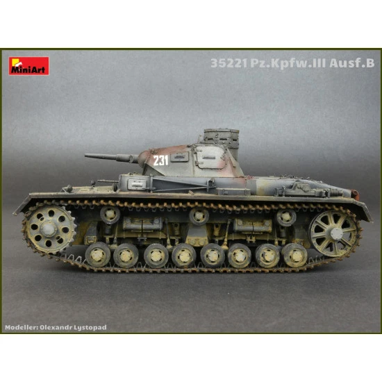 MEDIUM TANK PZ.KPFW.III AUSF.B WITH 5 CREW FIGURES - PLASTIC MODEL SCALE 1/35 MINIART 35221
